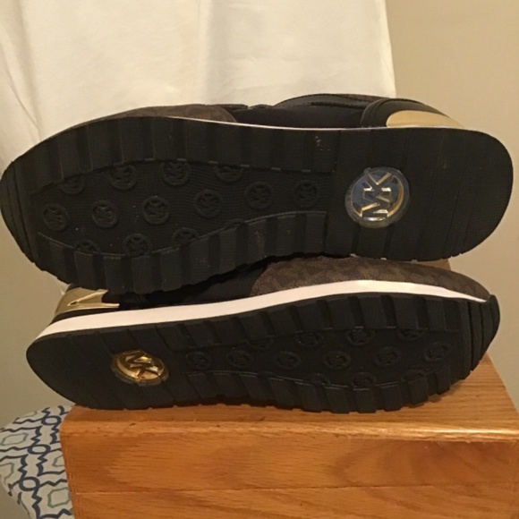 🔥Best offers, NWOT, Michael, Michael Kors, size 8.5M - Picture 5 of 6